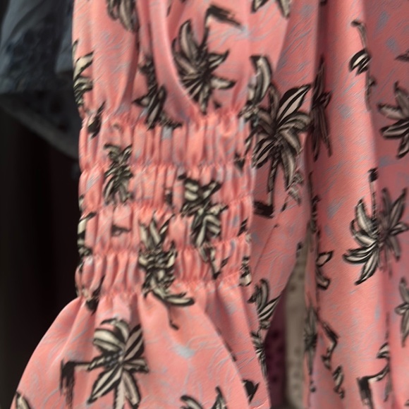 Floral Pink Ruched Top - Picture 8 of 10